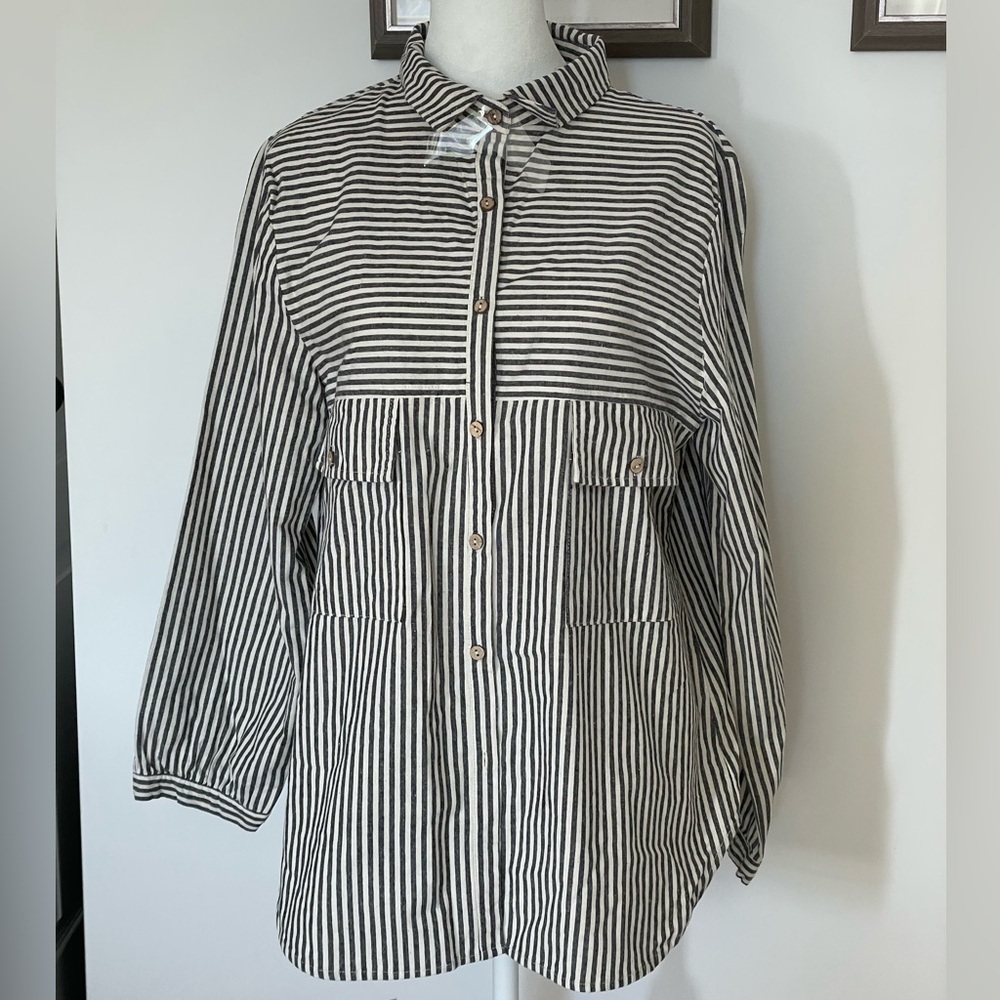 Women’s Striped Button Down Size Medium